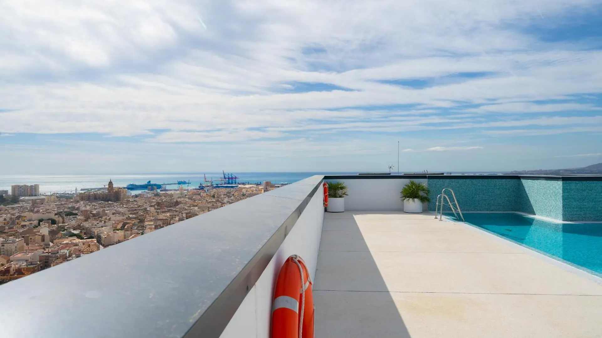 Xpce Urban 9 Malaga Skyline - Parking Free Apartment 0*,